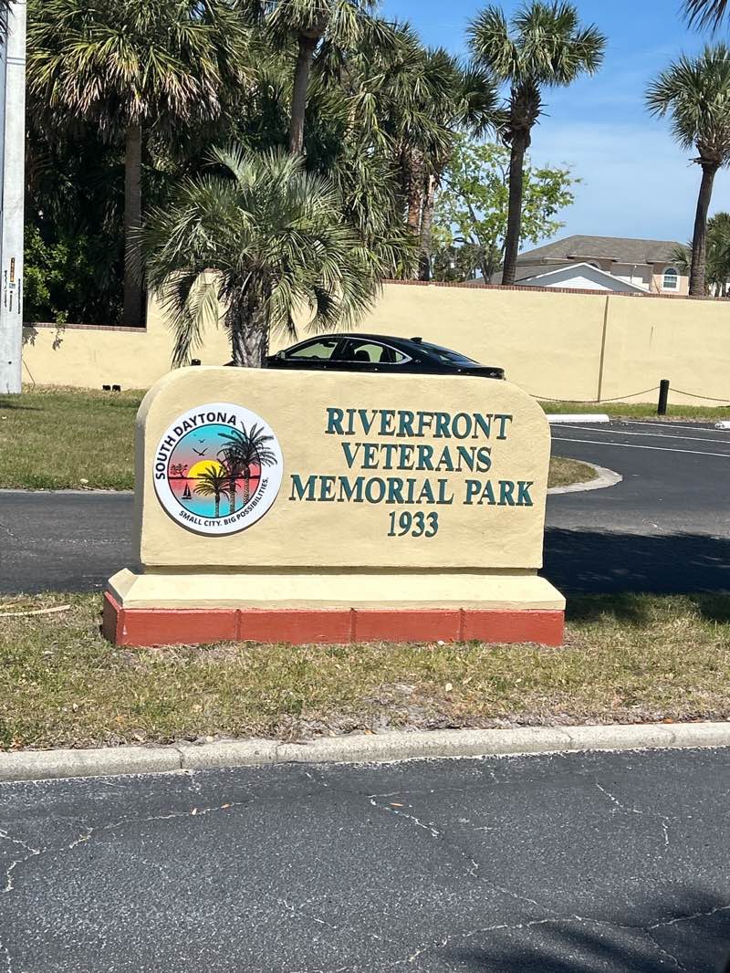 walking near me in Riverfront Veterans Memorial Park in spring