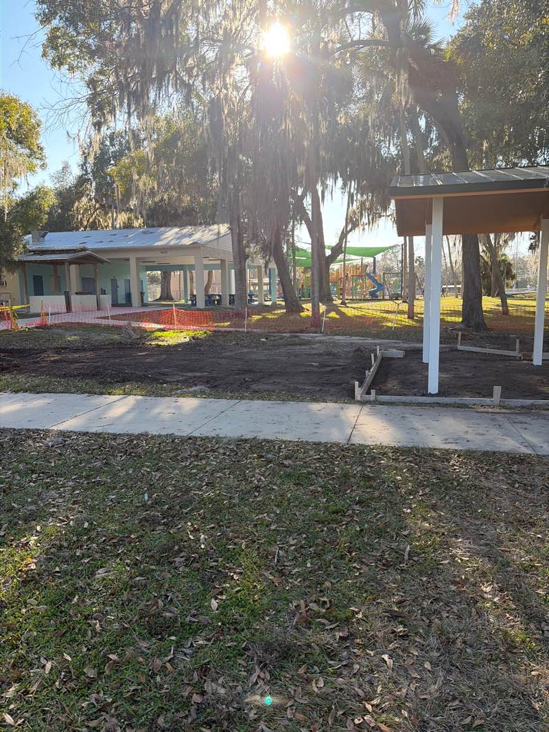 walking near me in Pettis Park in winter