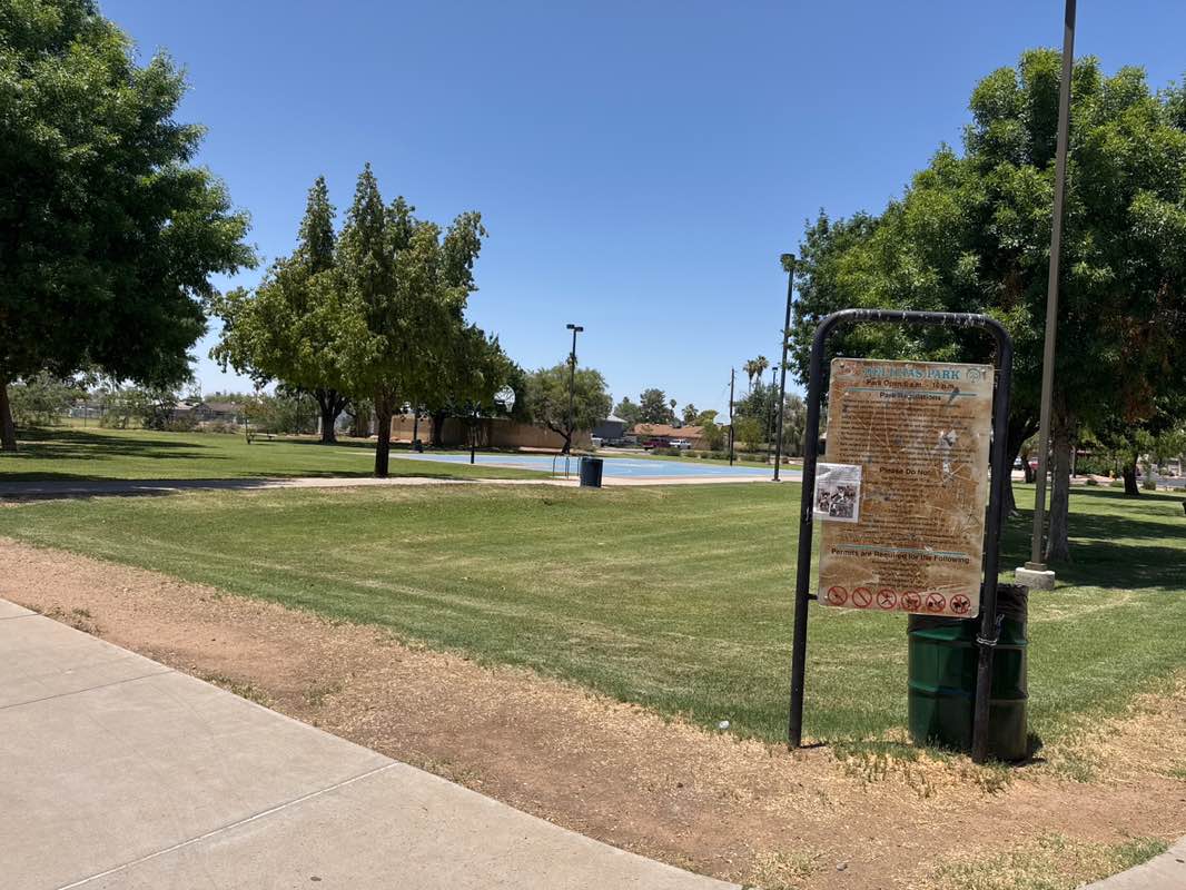 walking near me in Delicias Park in summer