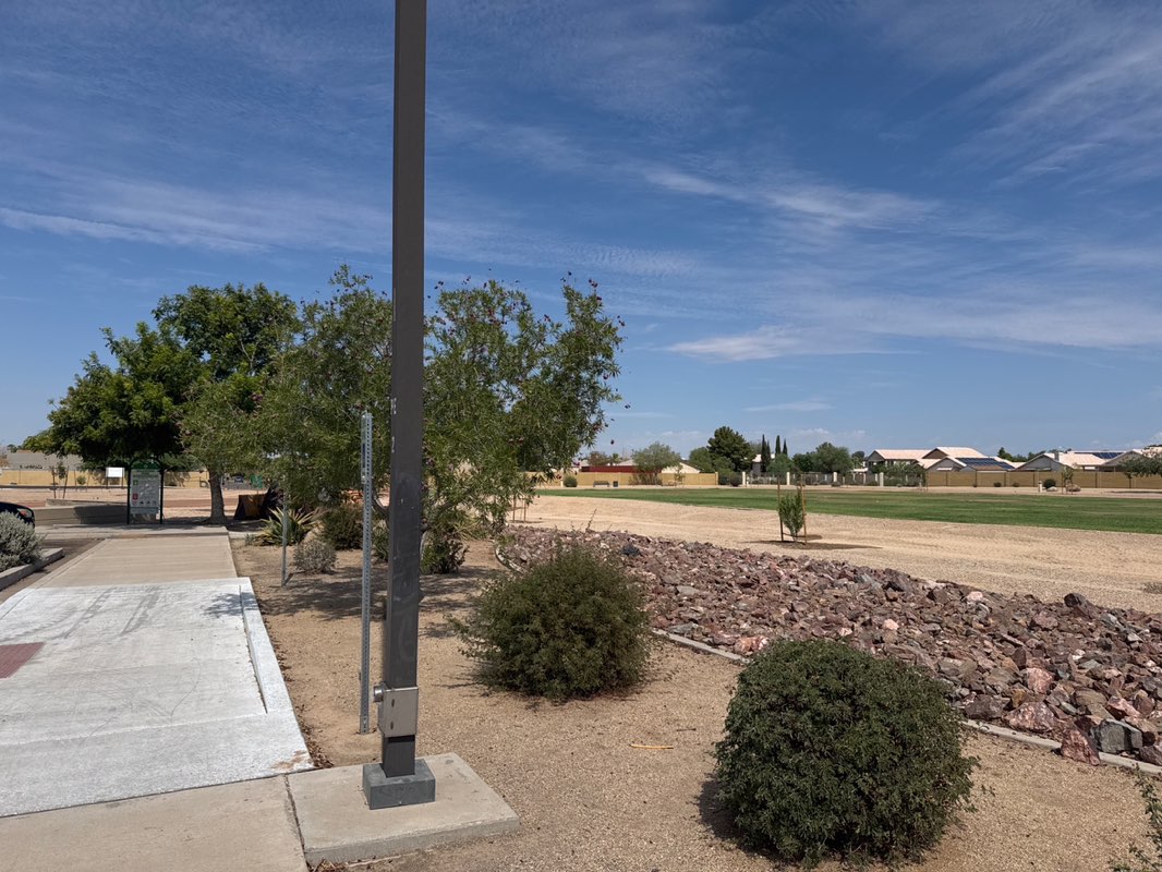 walking near me in Braewood Park in autumn