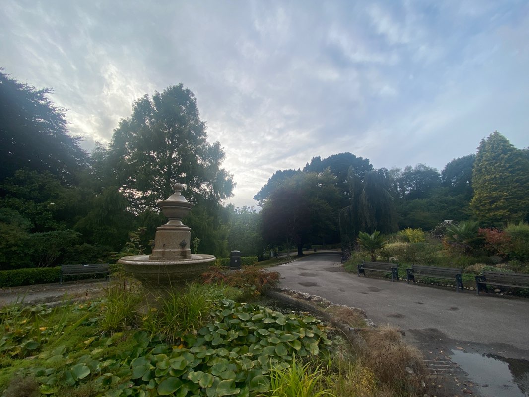 walking near me in Victoria Gardens in autumn