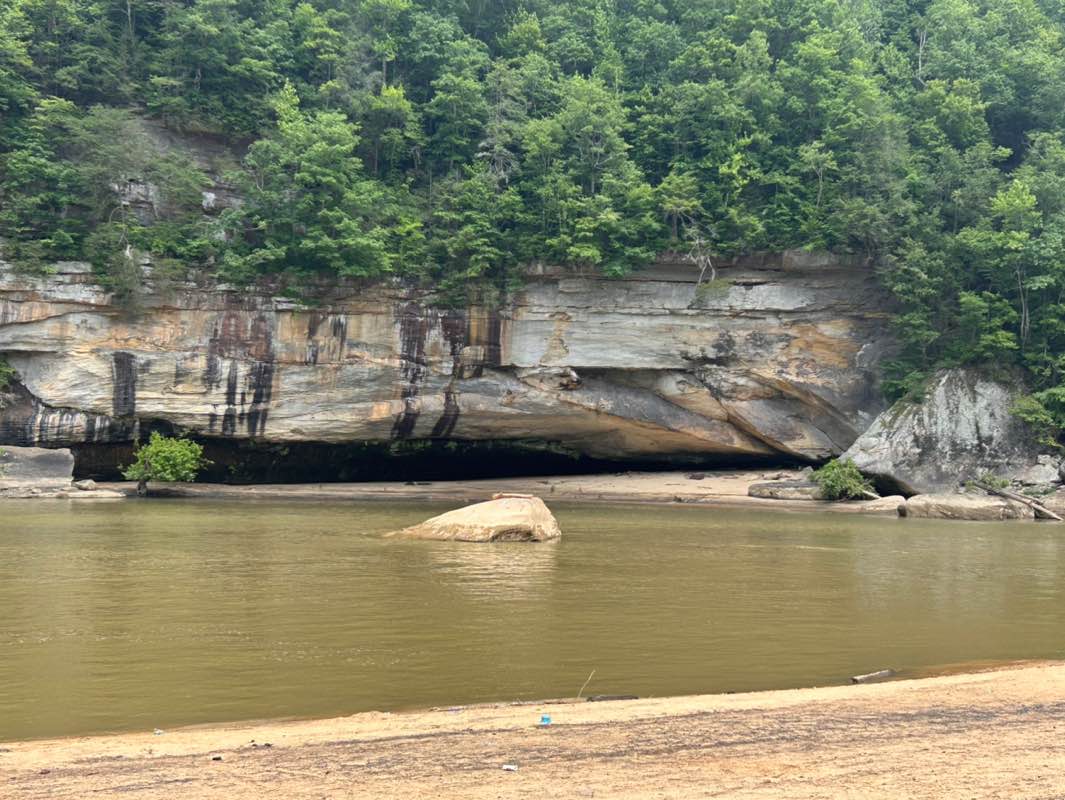 walking near me in Cumberland Falls State Park in summer