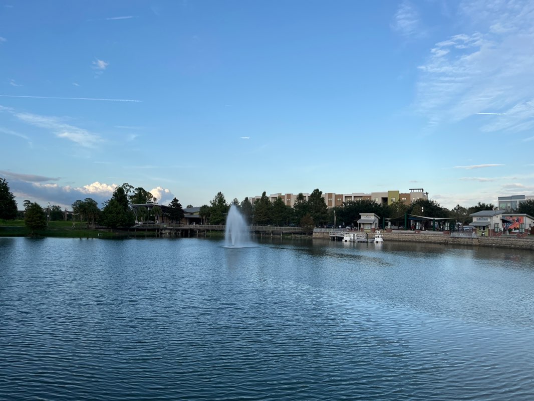 walking near me in Oviedo On The Park in autumn