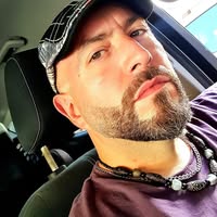 Erik lò profile