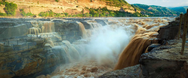 Hukou Waterfall 🇨🇳 壺口瀑布 🏞 logo