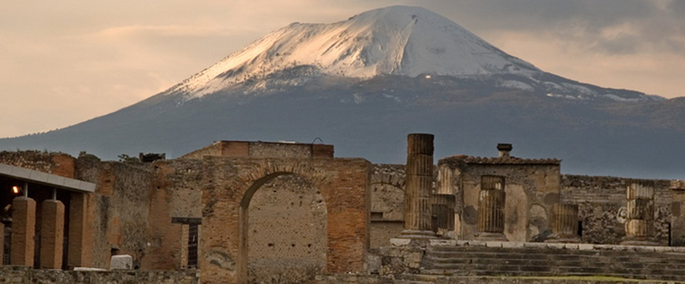 Climb Mount Vesuvius in Pompeii 🌋 logo