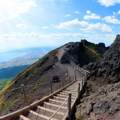 Climb Mount Vesuvius in Pompeii 🌋 icon