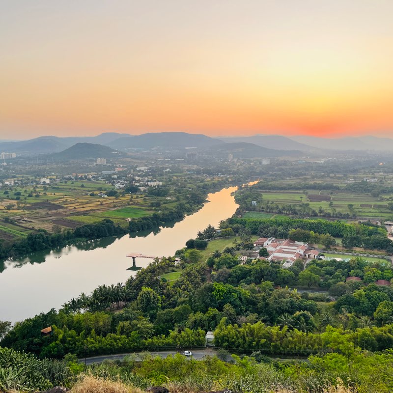 32 Pinewood Drive Walkers logo