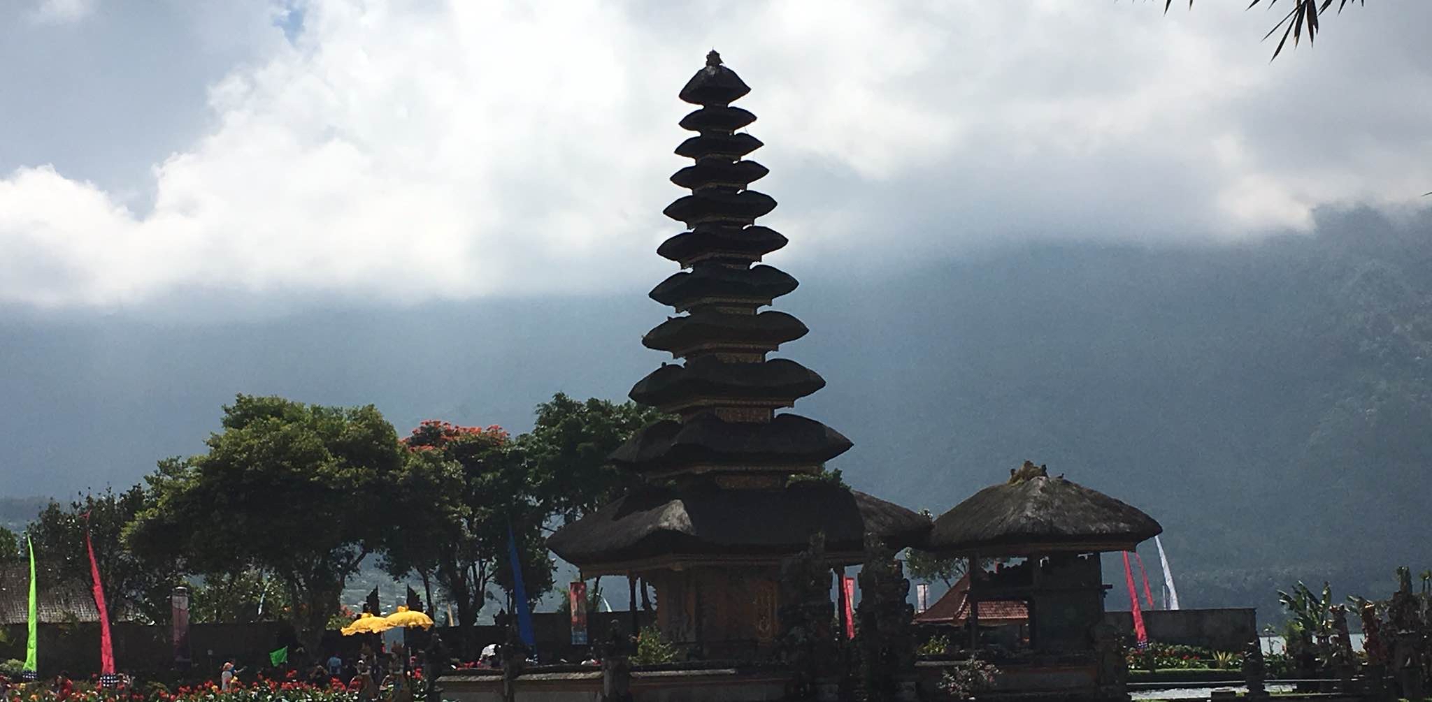 Spring 10k Challenge 🚶🏻‍♀️🥾🚶🚶‍♂️🇮🇩 logo