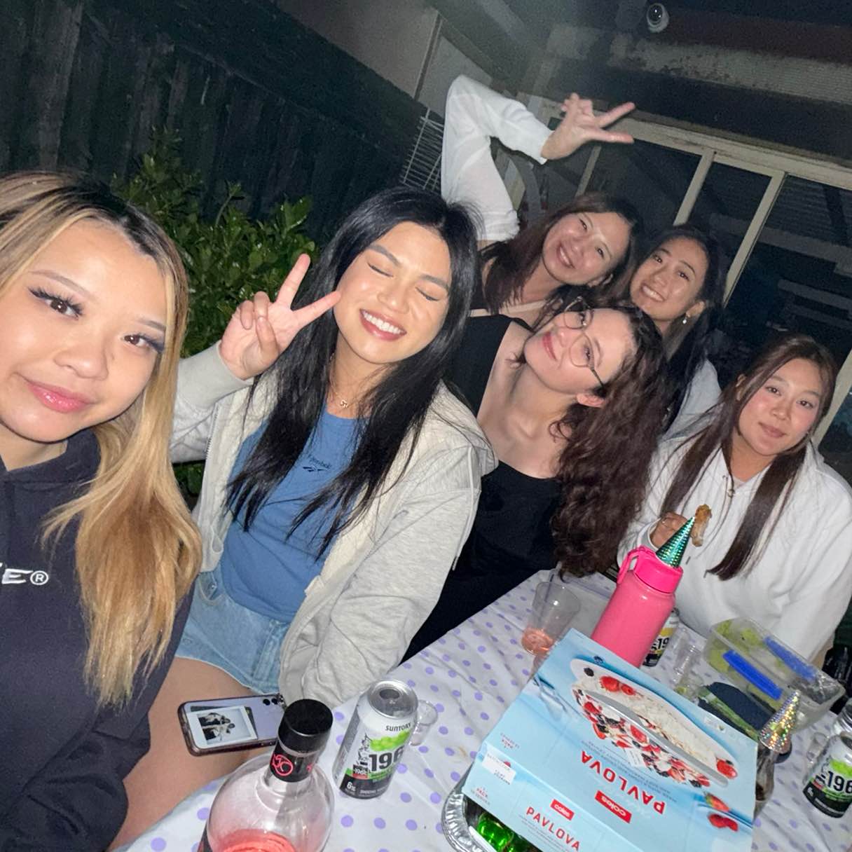 Big Booty Behaviour 🙇🏻‍♀️👟 logo