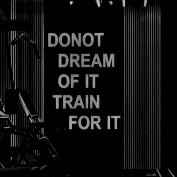 TRAIN FOR IT 🔥 logo