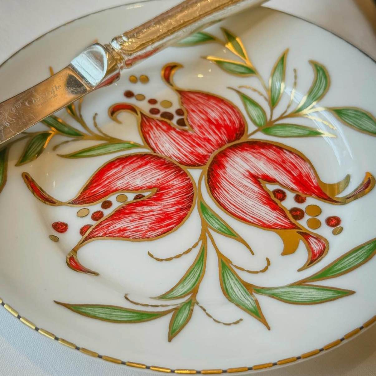 НеЛежимАБежим logo