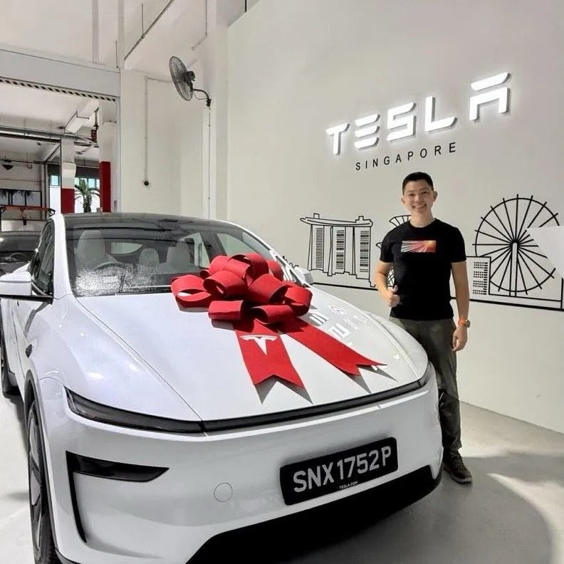Tesla logo