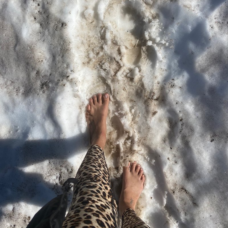 Let’s get moving!! logo