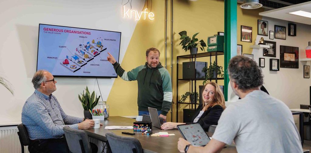 KNYFE walkers banner