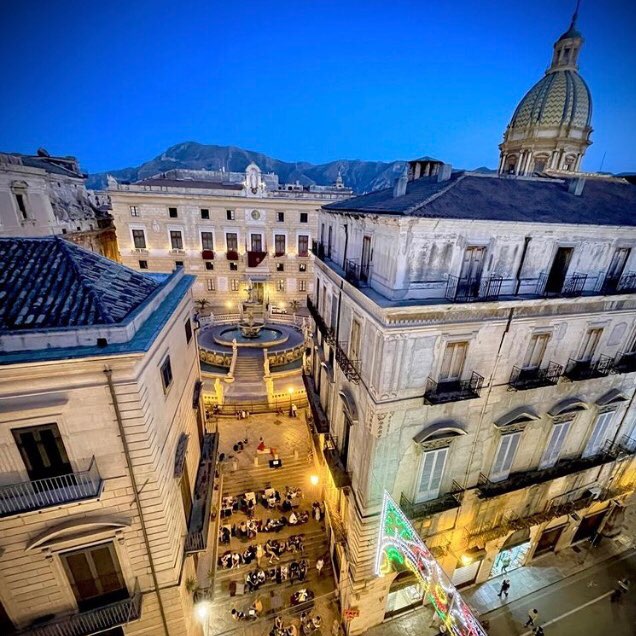 Palermo 💗🖤 logo