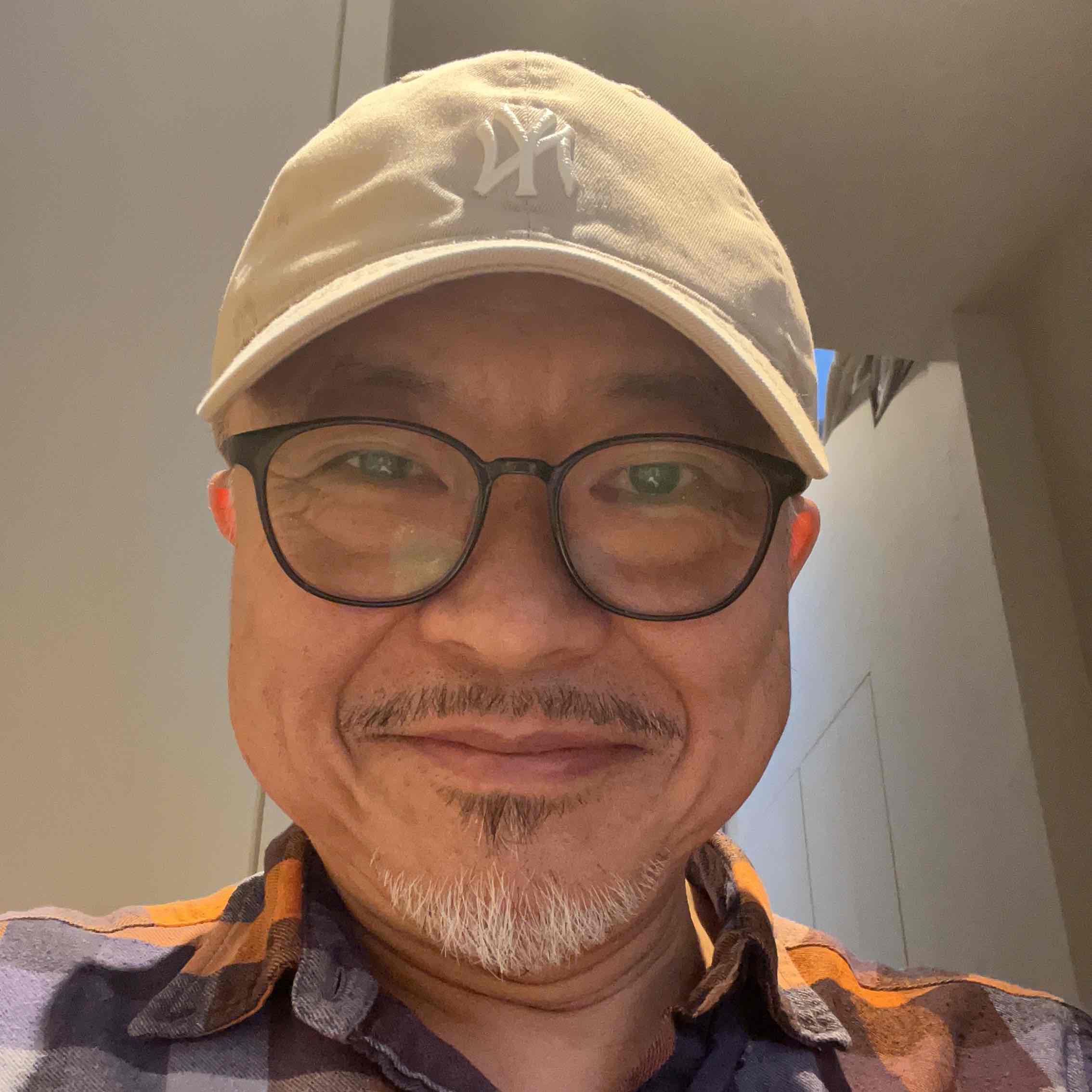 紐約時尚美學沙龍 logo