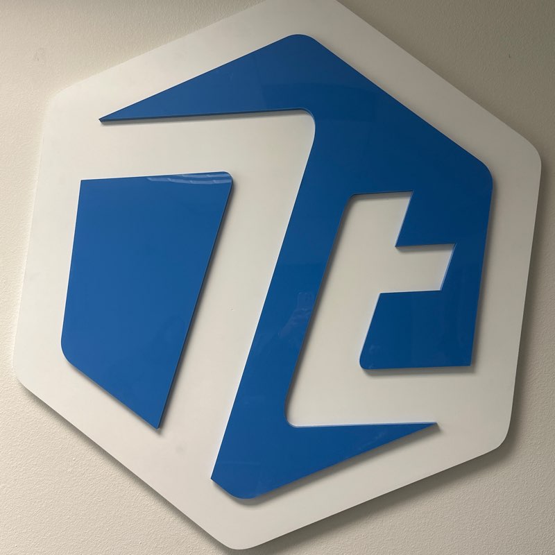 7T logo