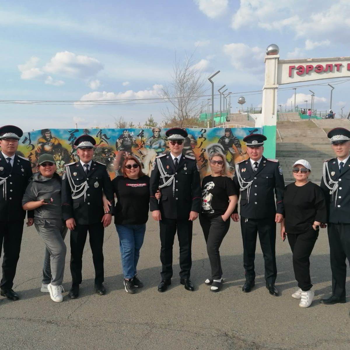 левый берег logo