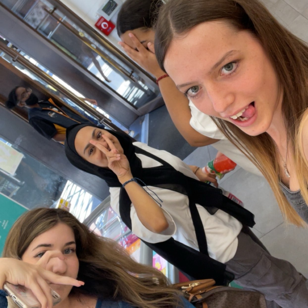 milkers 🚶‍♀️ logo