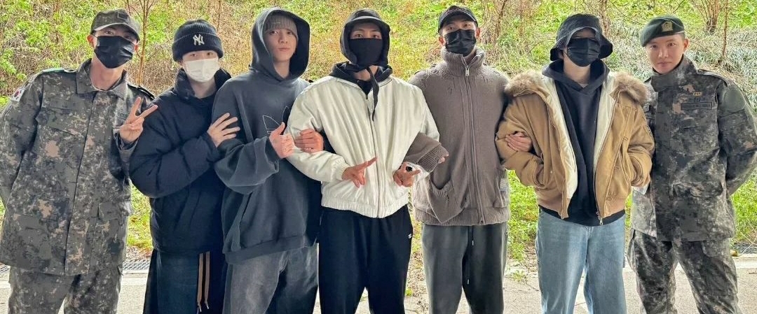 uarmy walk together banner