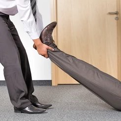 How to train your draggin’ Leg logo