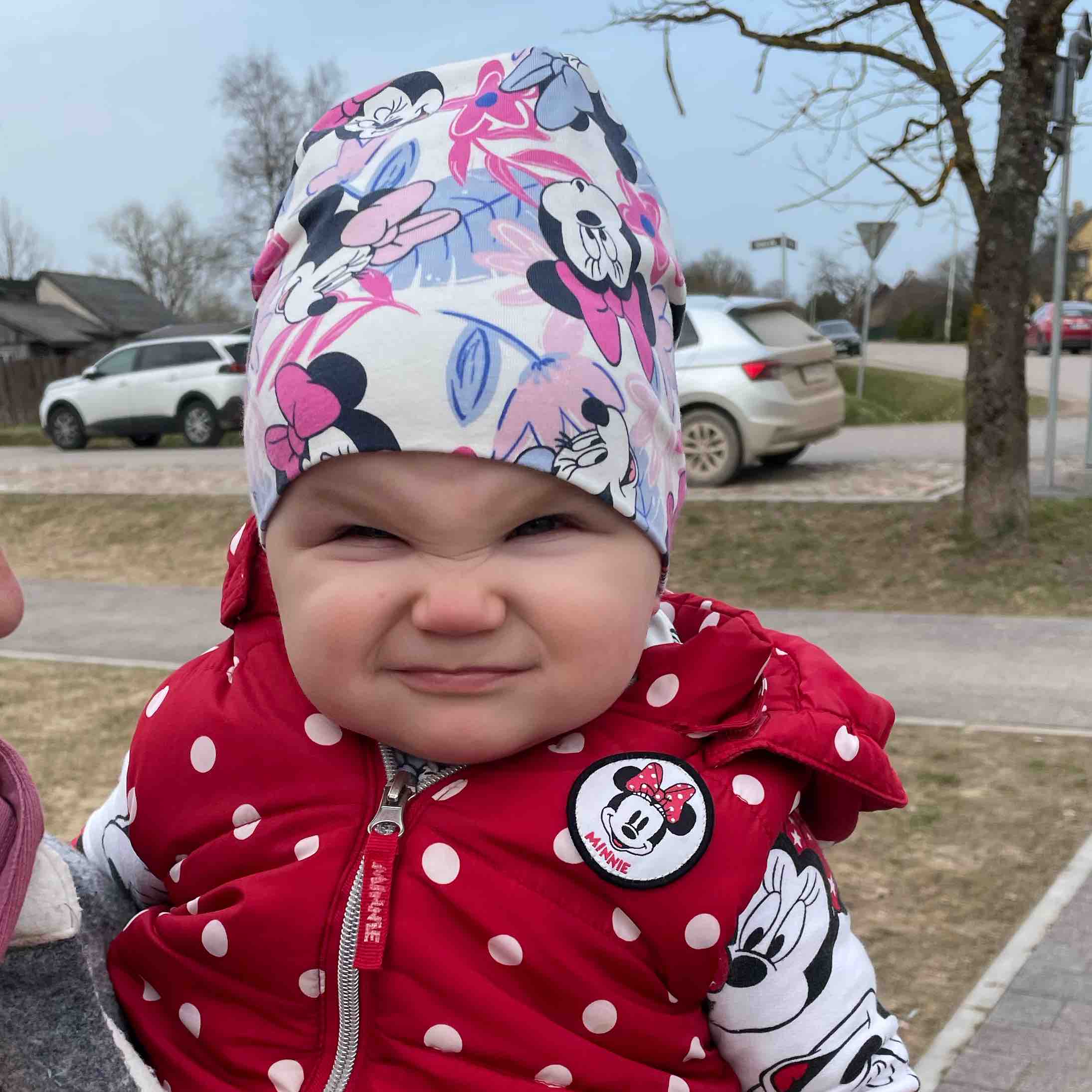 Ādamsu ģimenīte 🤡 logo