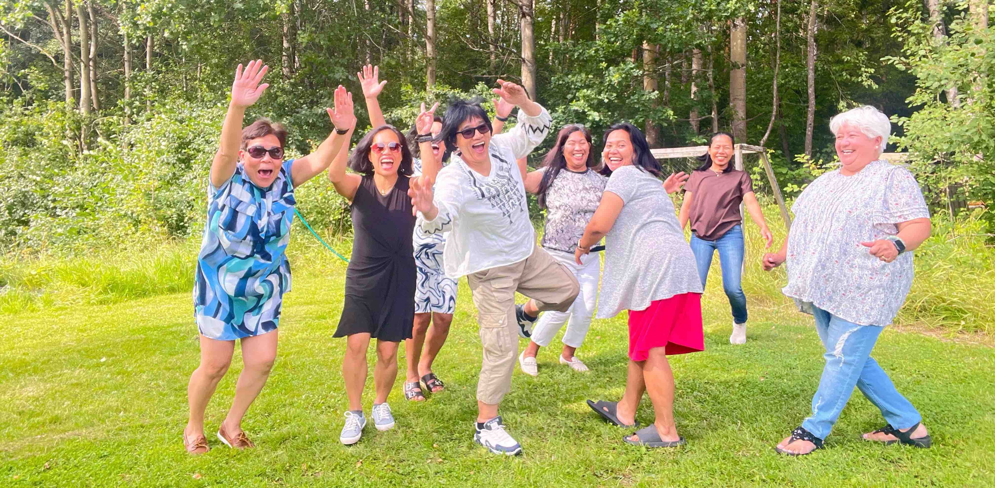 You can do it group banner