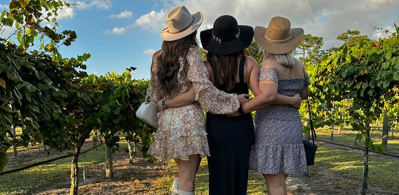 Las BYB’s 👩🏼‍🦳👩🏼👩🏻 banner