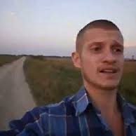 Идущий вдоль реки🧐 logo