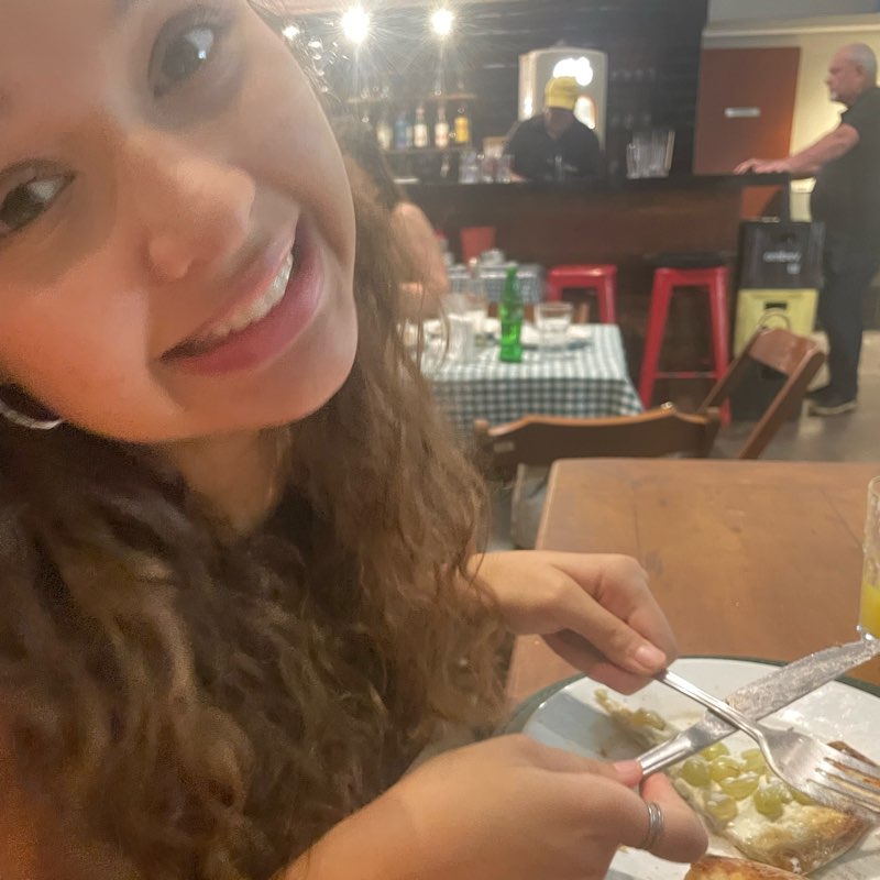 🏃‍♀️‍➡️guy🏃 logo