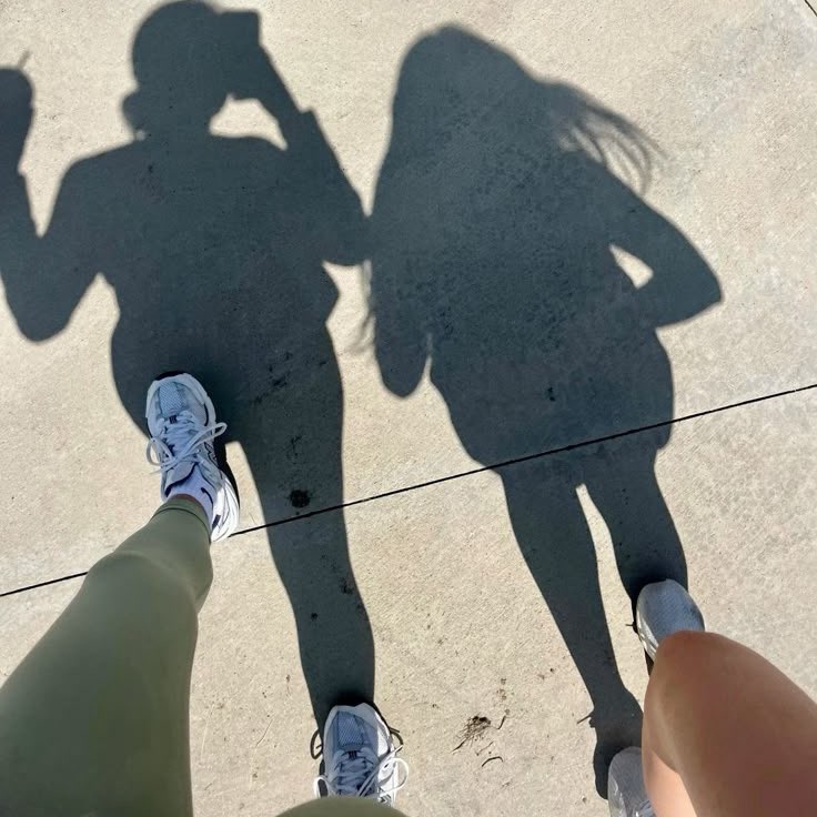 HOT GIRLS GET STEPS logo