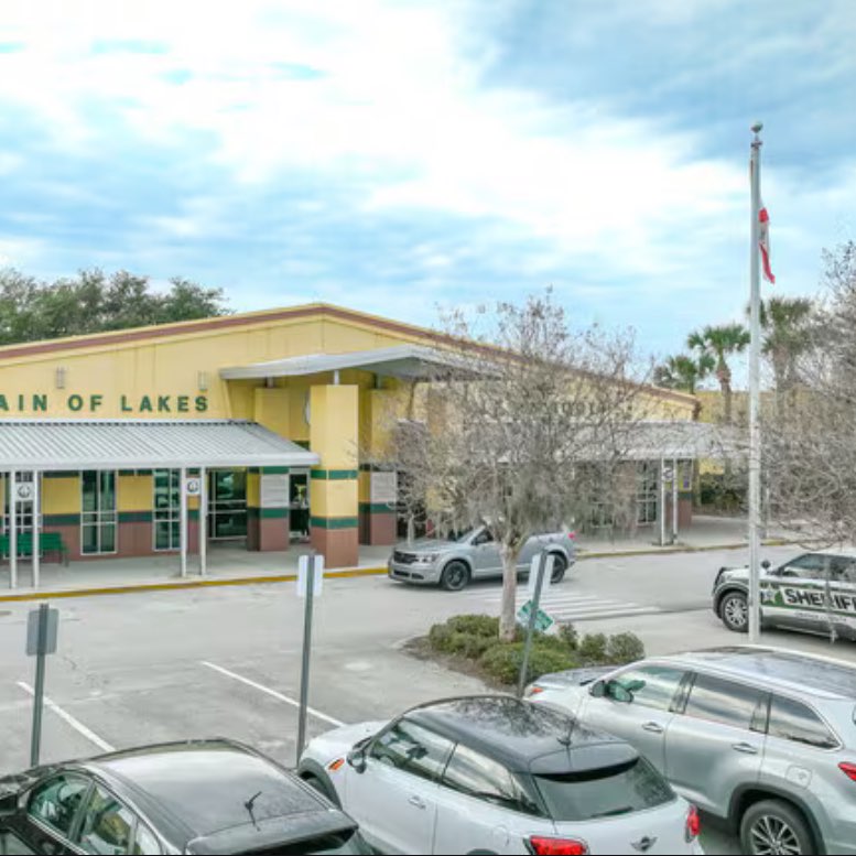 Walk around school📚🚌🏫🧑‍🏫 logo