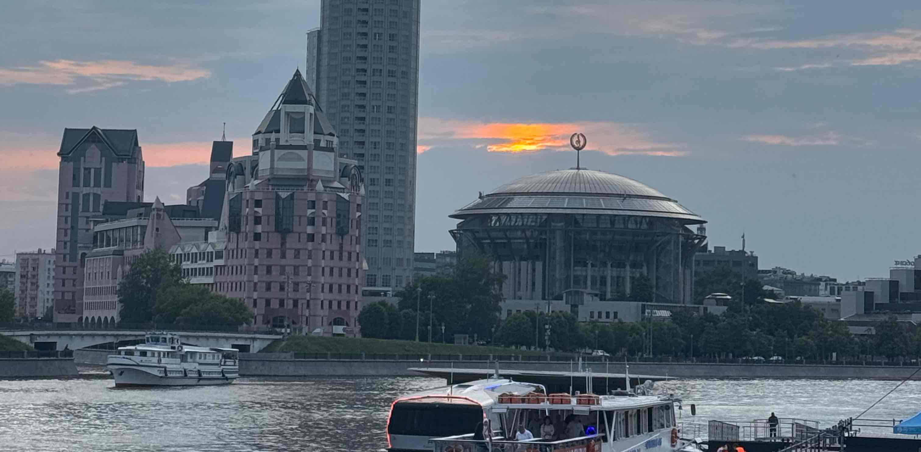 Саша и Даша banner