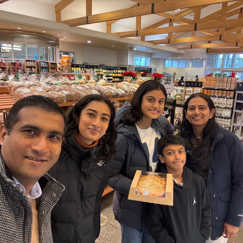 Family Walkaholic logo