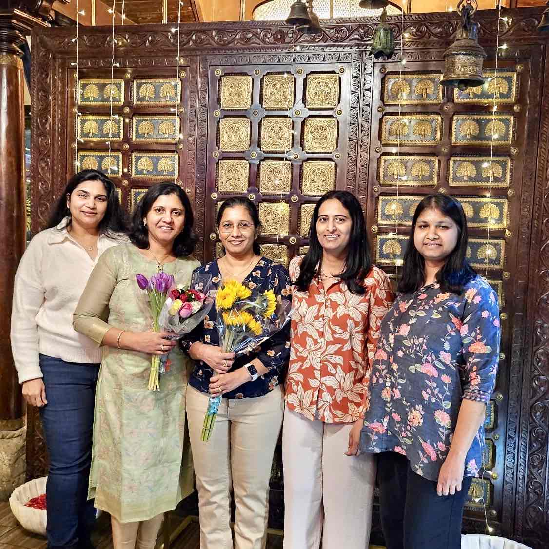 potluck walkaholics logo