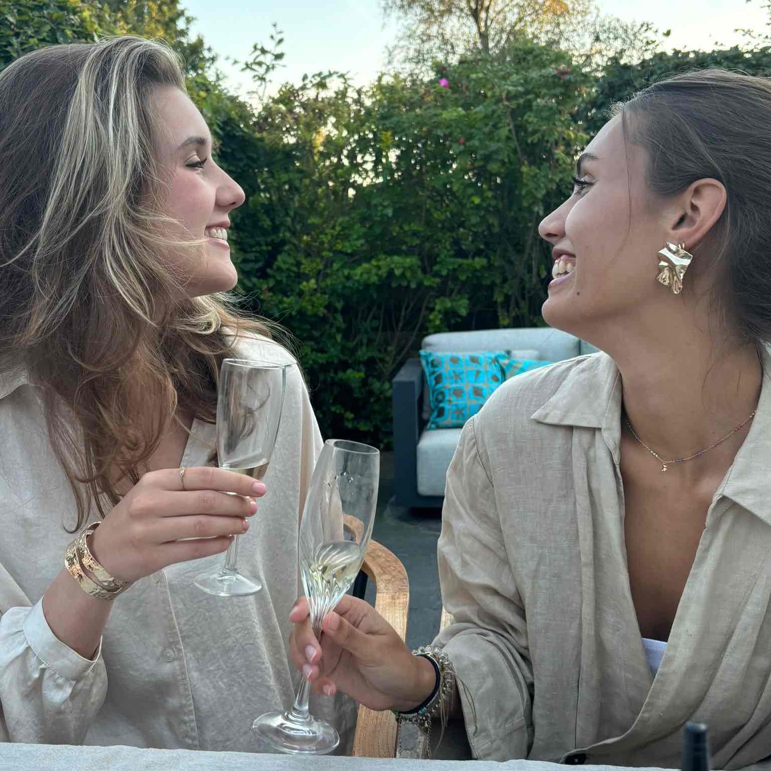 10.000 stapjes👅👅👅 logo