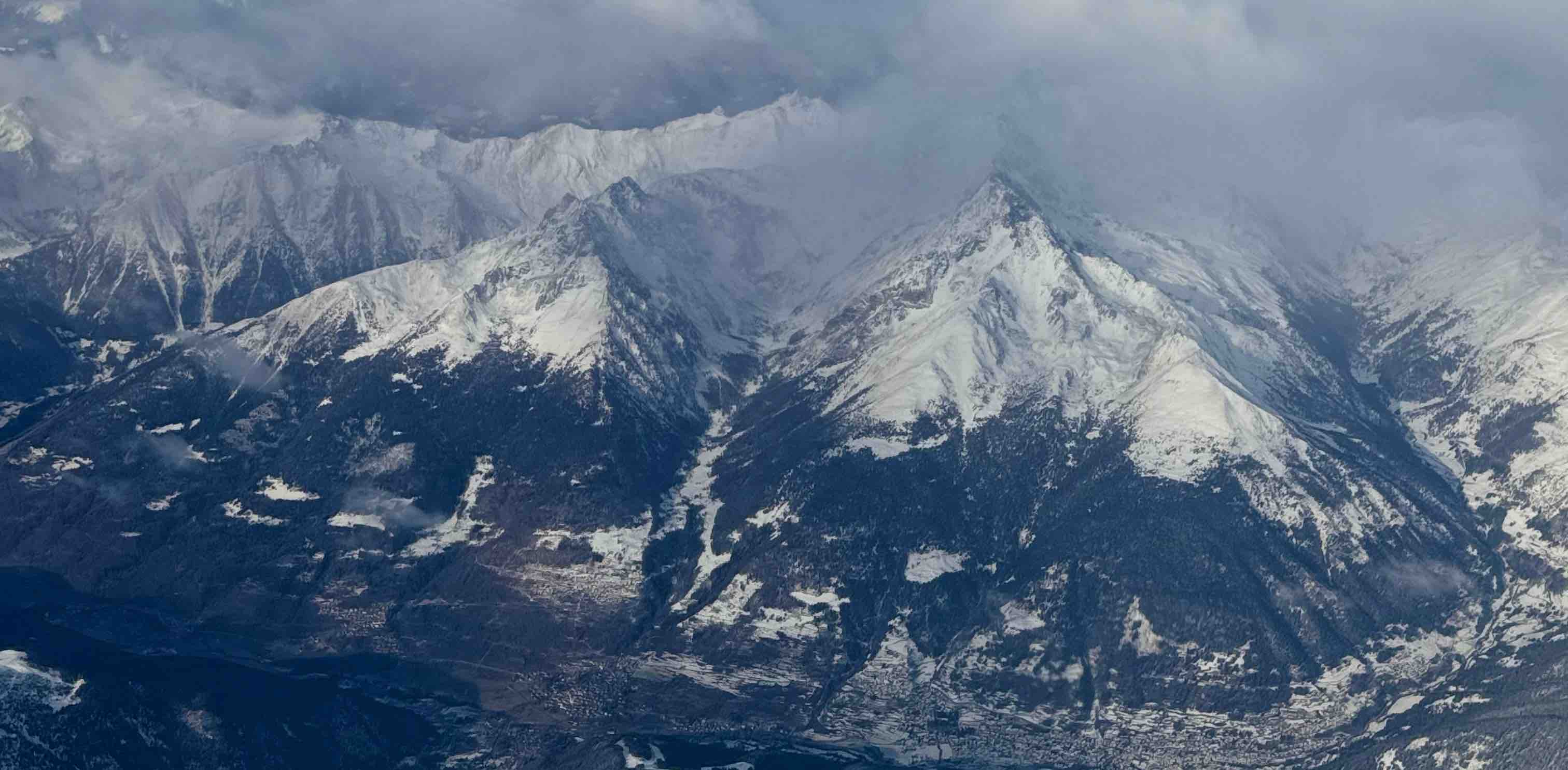 Yakovlechi and Geiravichi Wang banner