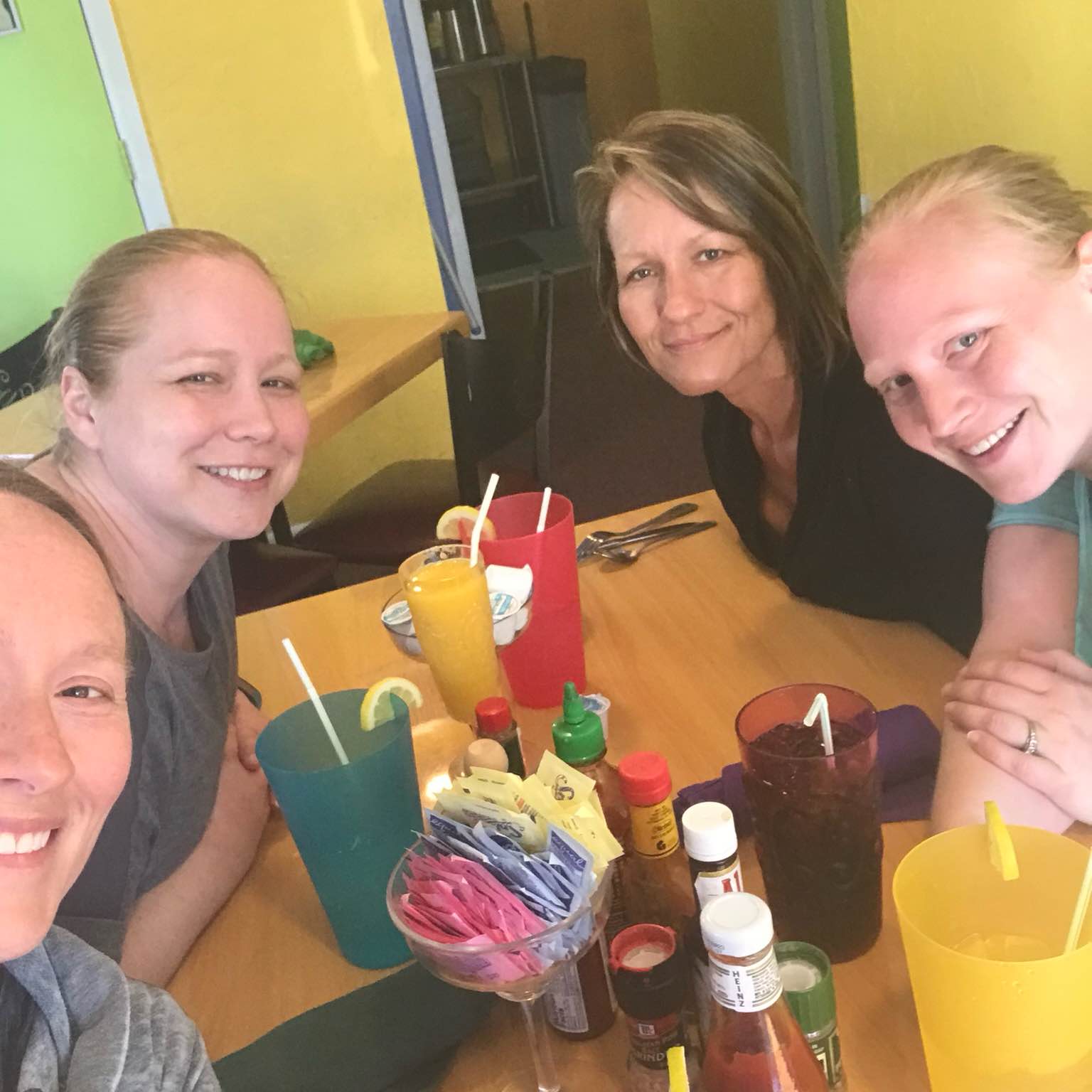 Da sistas and da bruddas logo