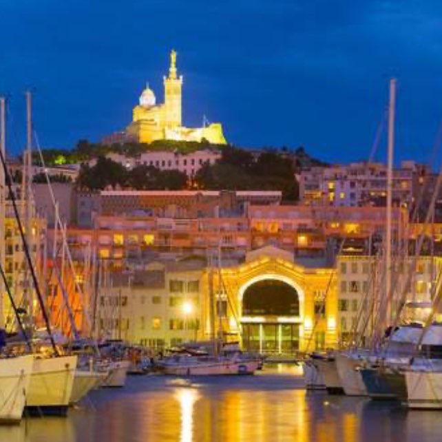 LES MARSEILLAIS EN MARCHE 💙 logo