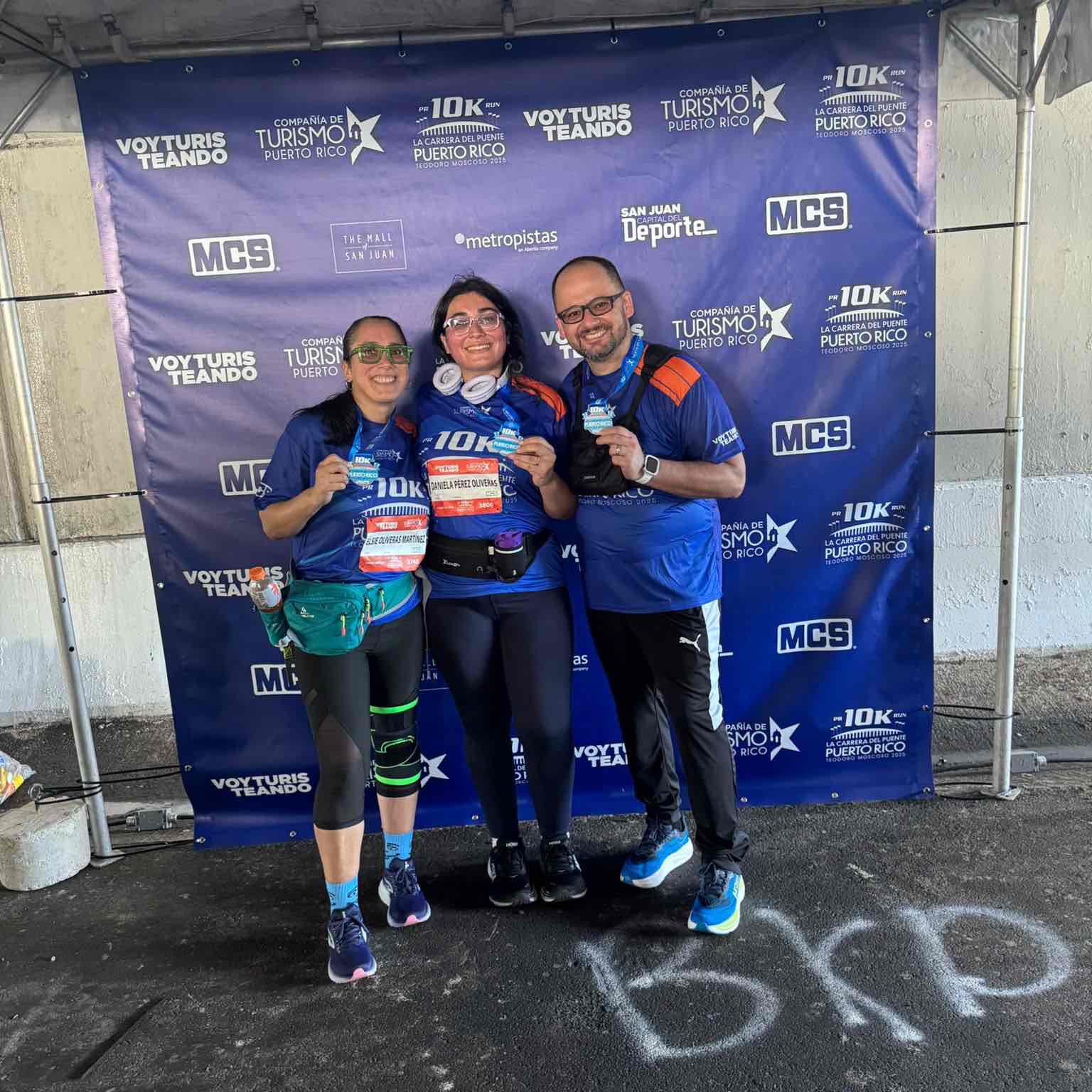 Familia Irizarry logo