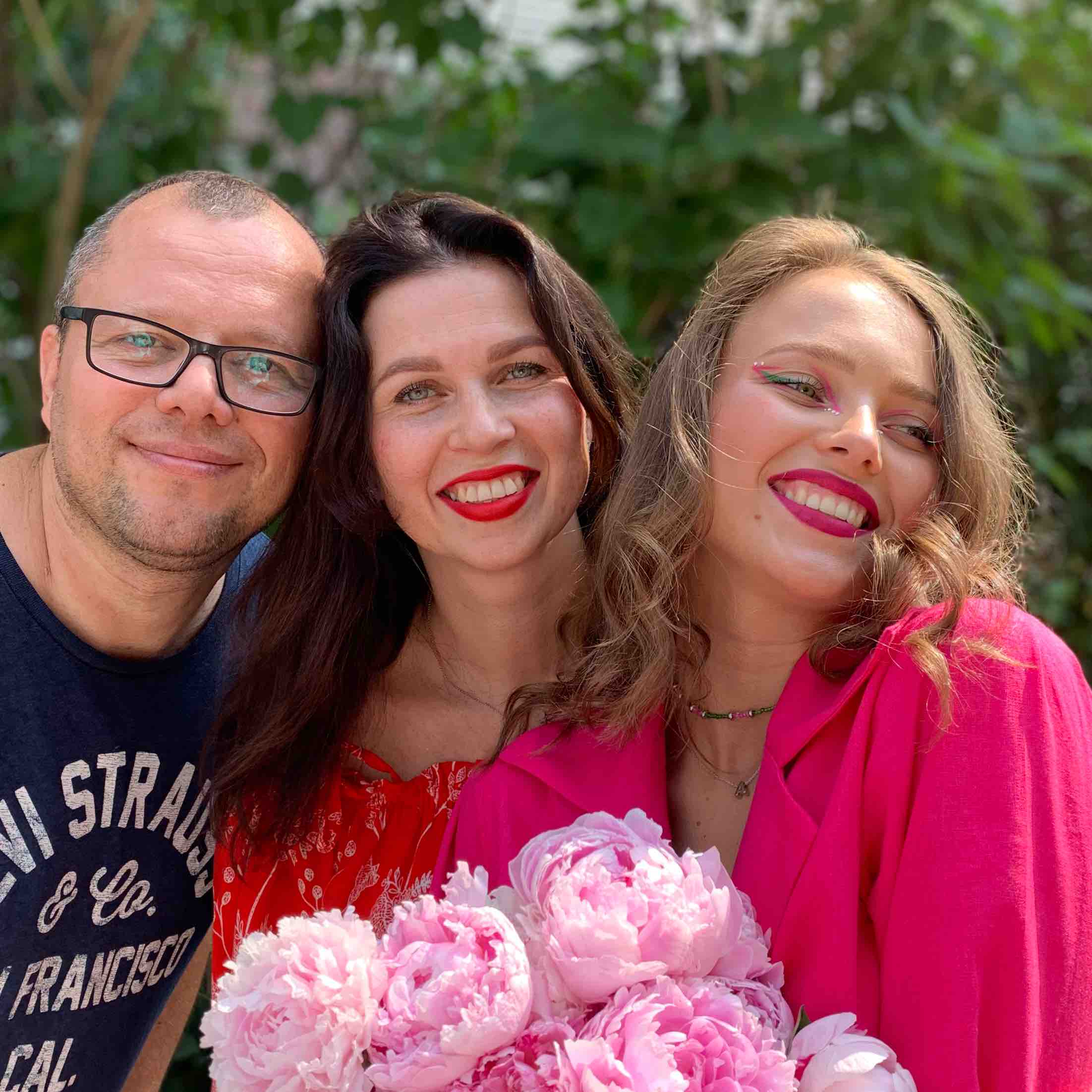 Семейка шагом марш  logo