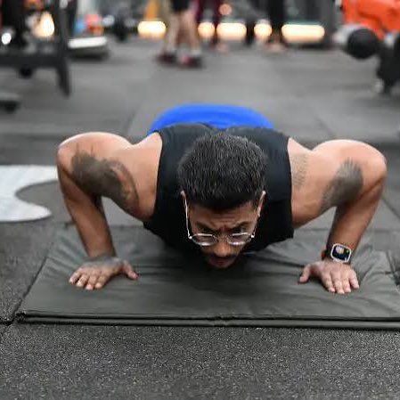 Push up challenge logo