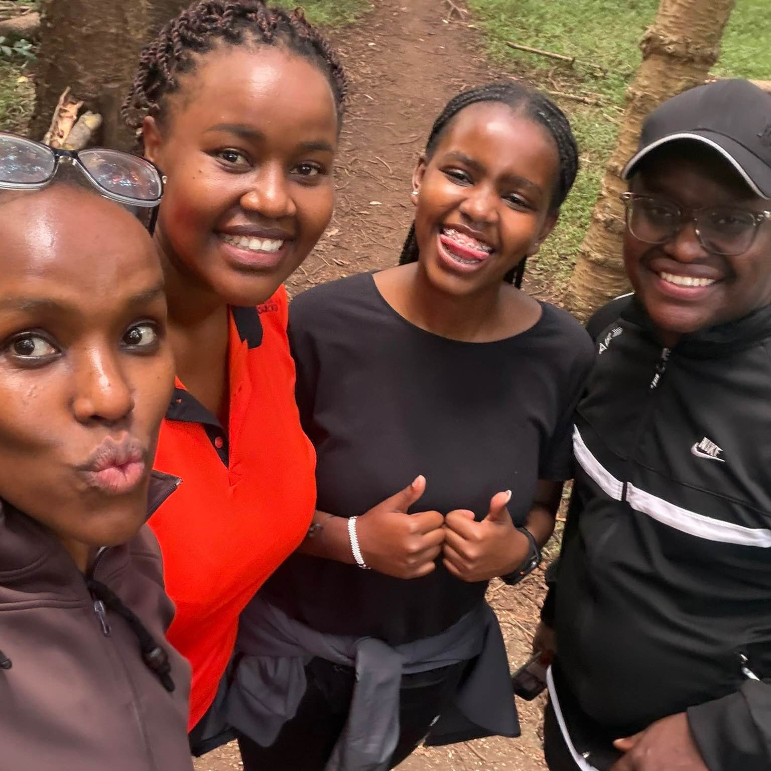 Sibling Striders logo