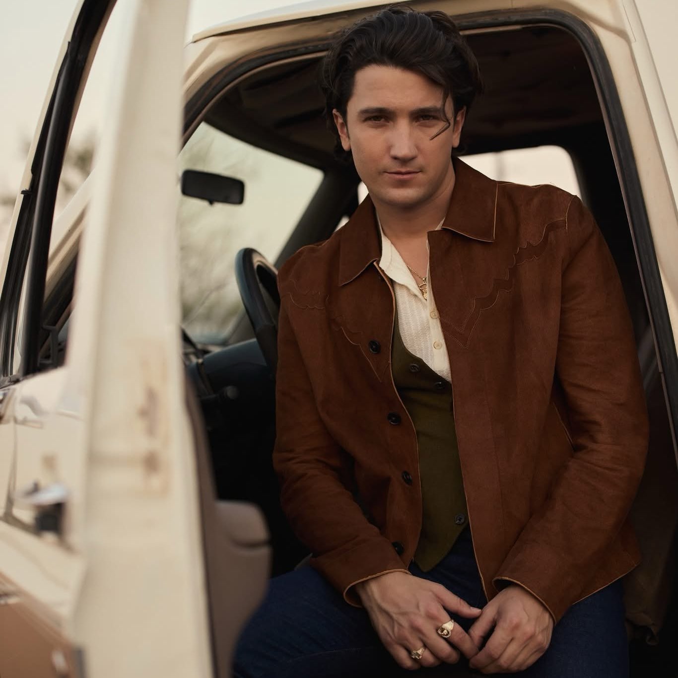 Country music-Drake Milligan logo