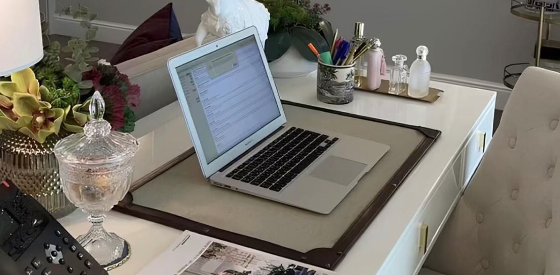 Stay strong 💪 banner