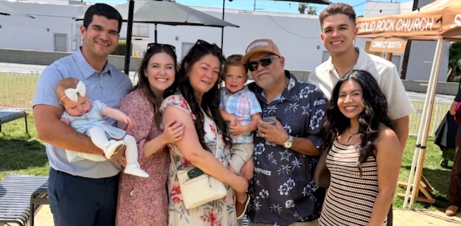 Para La Fammilia banner