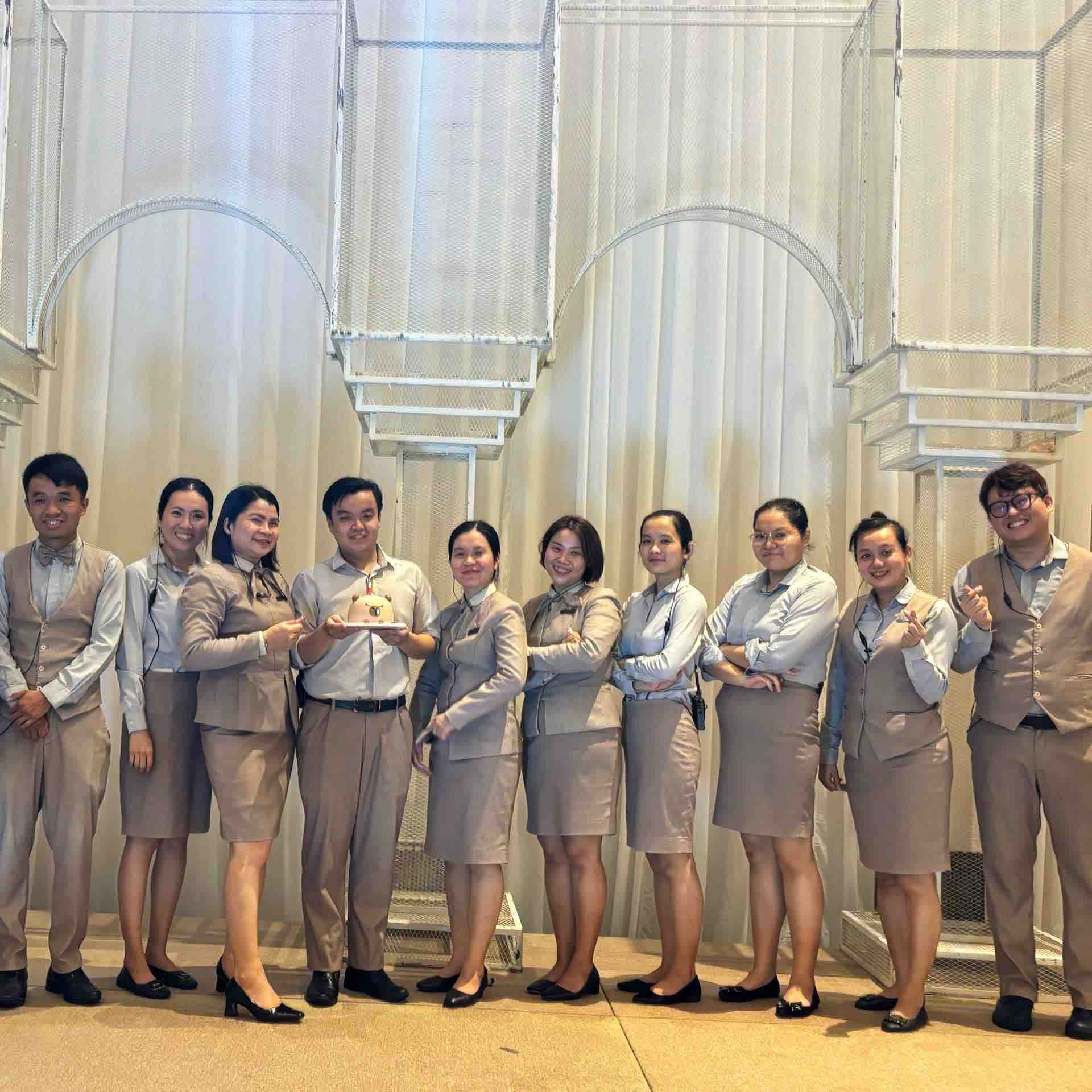 F&B VVK BƯỚC CHÂN THẦM LẶNG logo