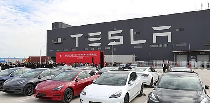Elon Musk fans club banner