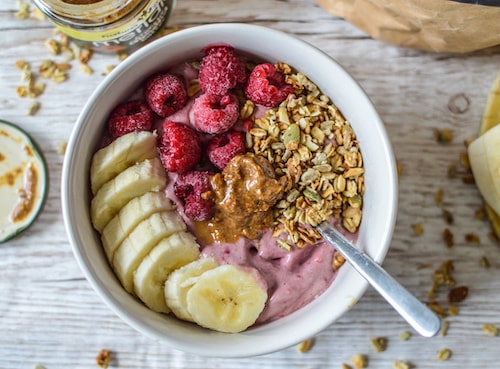 raspberry high protein smoothie bowl